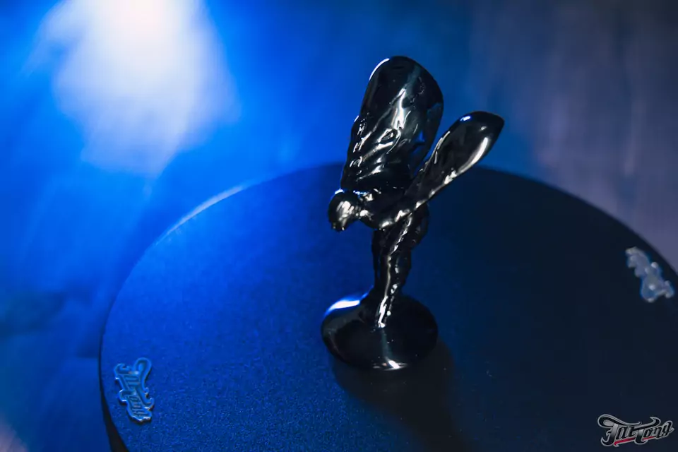 Затонировали «Дух экстаза» (Spirit of Ecstasy) для Rolls-Royce!